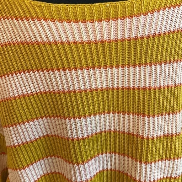 Free People Knitted Cropped Sweater S/P P2P 29” EUC - Picture 6 of 9